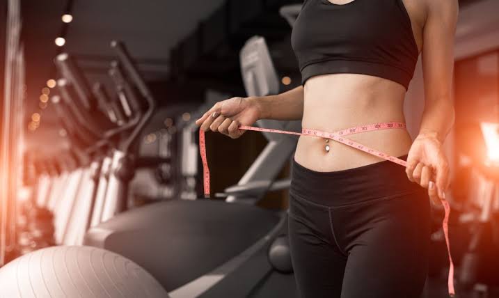 Kontrola hmotnosti: Jak si udržet zdravou váhu dlouhodobě a bez drastických diet