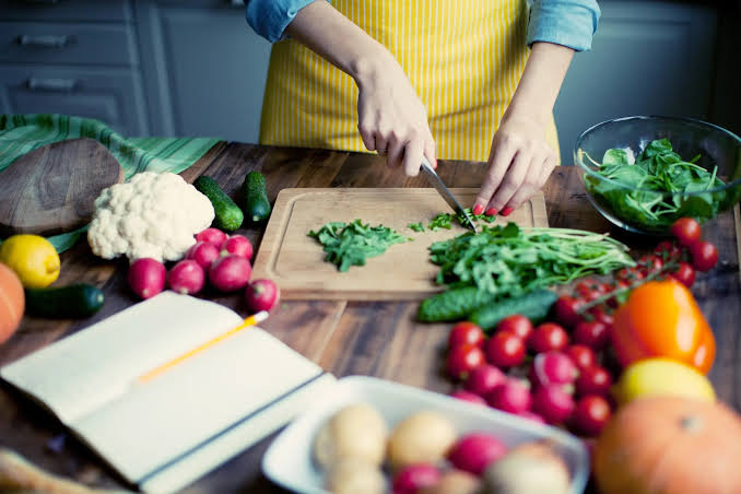 Dietní jídelníček: Kompletní průvodce zdravým hubnutím bez hladovění