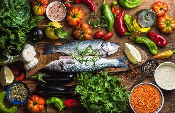 Nízkokalorická dieta: Kompletní průvodce zdravým hubnutím bez hladovění